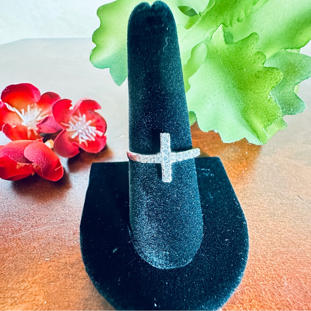 Handmade Sterling Silver 925 Cross Design Ladies Size 8 25$